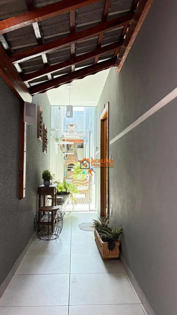 Imagem Sobrado com 3 dormitórios à venda, 150 m² por R$ 850.000,00 - Jardim Aida - Guarulhos/SP