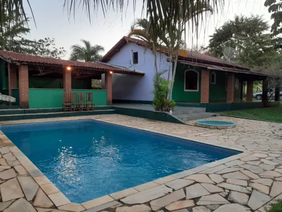 Foto do imóvel Chácara com 3 Quartos para Alugar, 200 m² em Extrema - Extrema