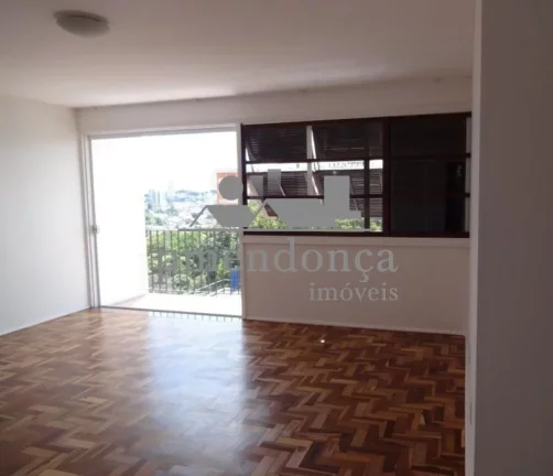 Apartamento com 92 M² amplo, claro, com grandes janelas, andar intermediário, dois elevadores, doi...
