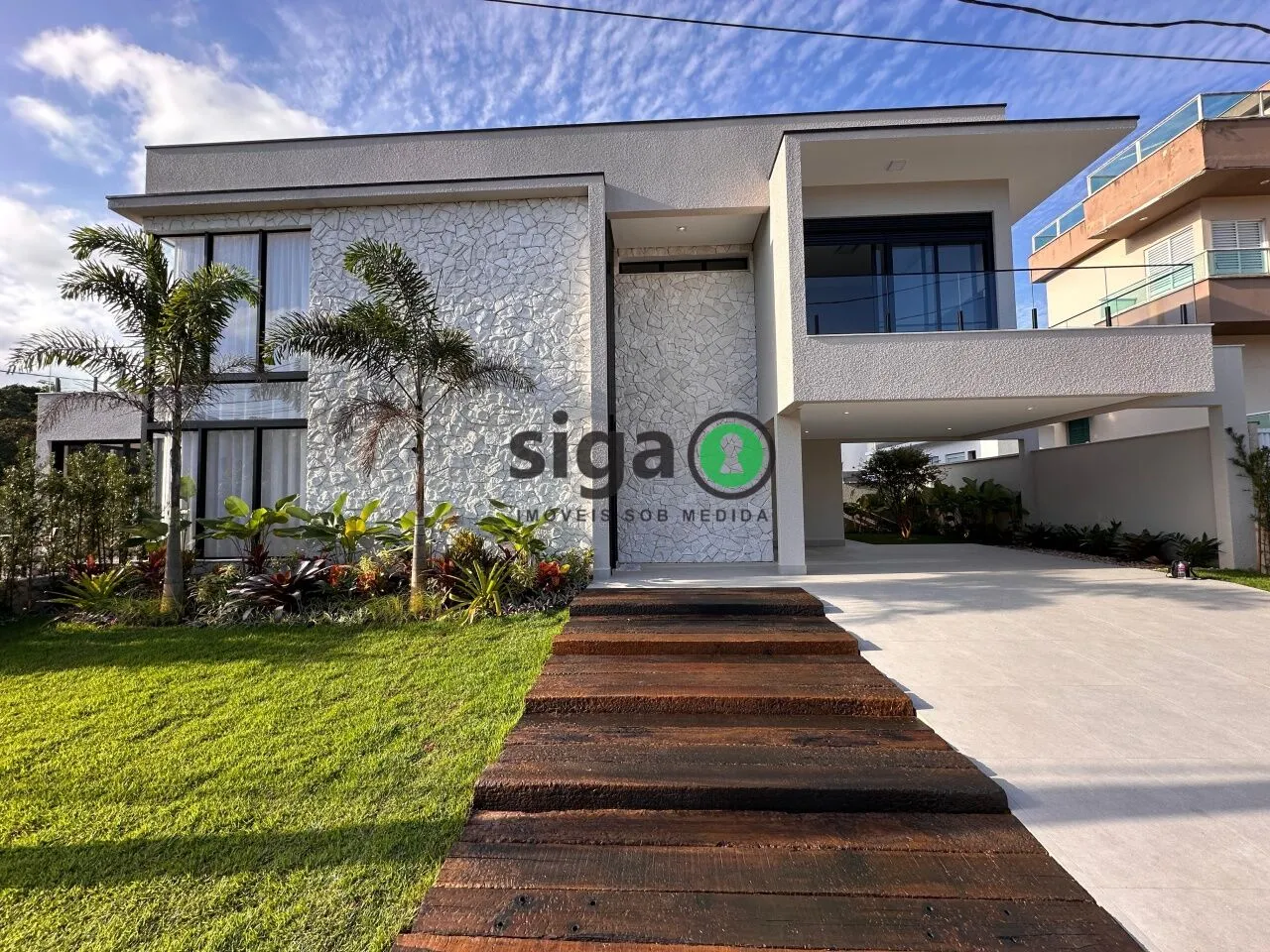 Foto do imóvel Casa Nova de Alto Padrão à Venda em Peruíbe