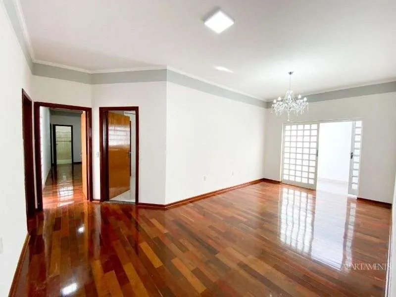 Imagem Casa à venda em Franca, São José, com 4 quartos, 260m2