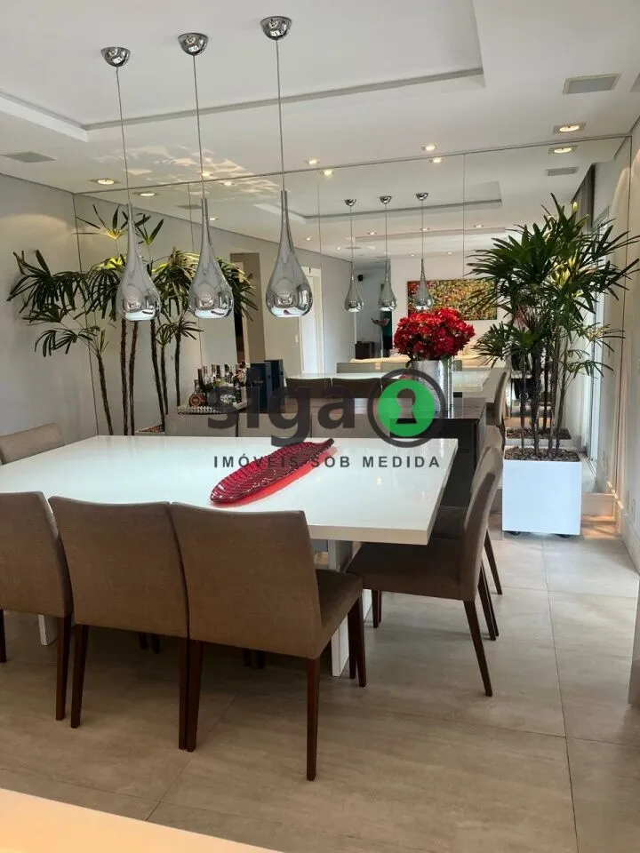 Imagem Apto à Venda com 200m², 3 suites, 4 vagas, mobiliado, no Panamby