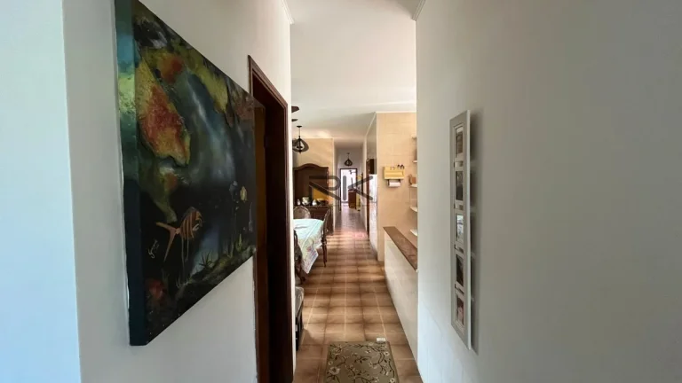 Imagem Casa à venda no bairro do Itaguá com 3 dormitórios,sala de estar e varanda