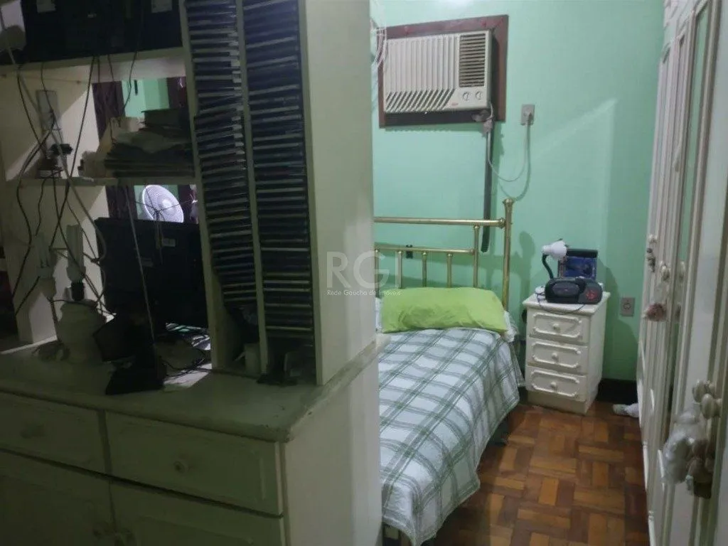 Imagem Casa para Venda - 220m², 3 dormitórios, 4 vagas - Teresópolis