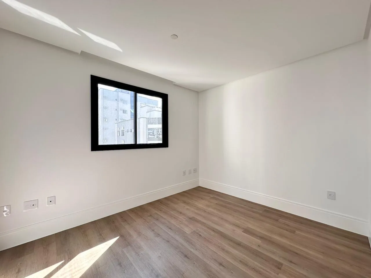 Imagem Apartamento à venda com 185m2 por R$ 3.300.000,00