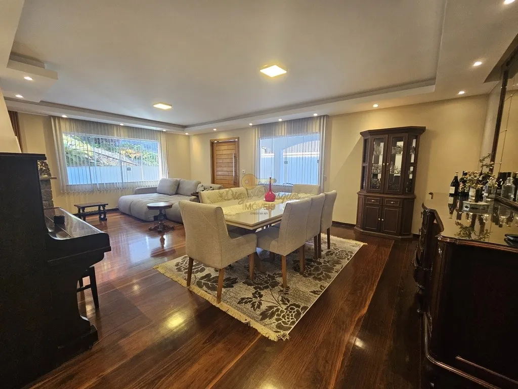 Imagem Casa para Venda em Teresópolis / RJ no bairro Quinta da Barra