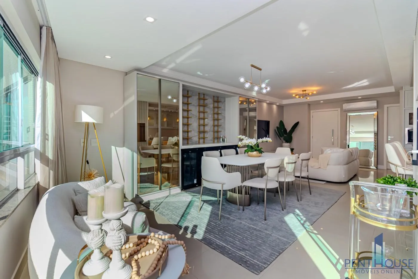 Imagem Apartamento Zona Central para Venda em Balneário Camboriú, CENTRO, 3 dormitórios, 3 suítes, 4 banheiros, 3 vagas