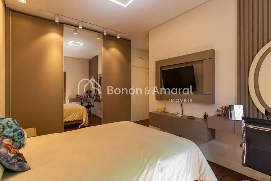 Imagem Casa de Condomínio com 4 Quartos e 2 banheiros à Venda, 360 m² por R$ 4.800.000
