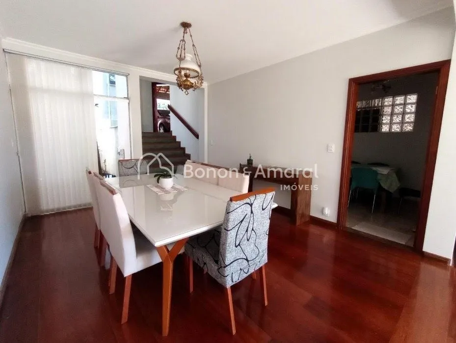 Imagem Casa com 4 Quartos e 6 banheiros à Venda, 288 m² por R$ 1.090.000