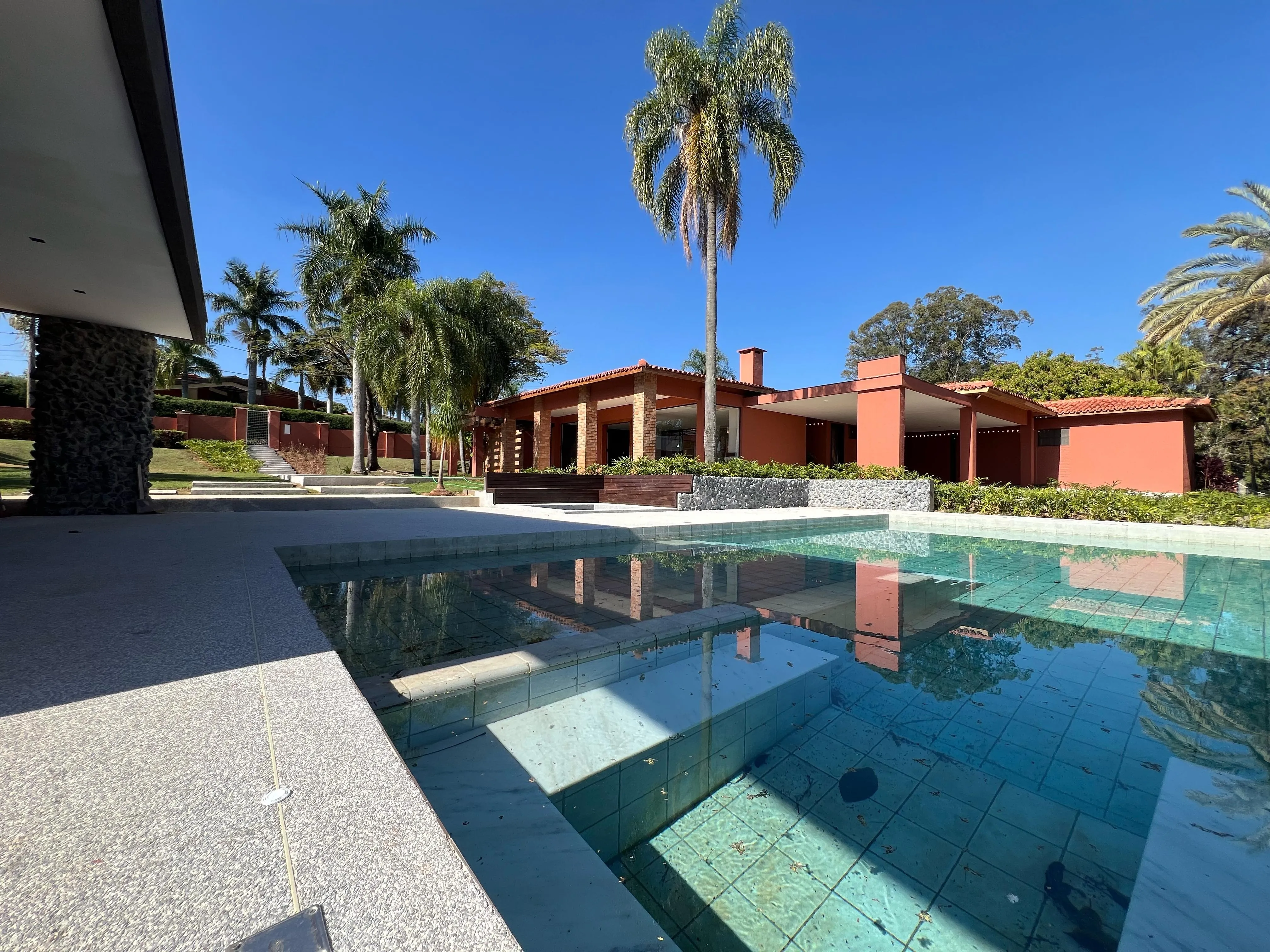 Foto do imóvel Casa de Alto Padrão com Arquitetura Exclusiva em Condomínio Privilegiado Residencial Chácara Santa Maria em CHÁCARAS RESIDENCIAIS SANTA MARIA, VOTORANTIM - SP