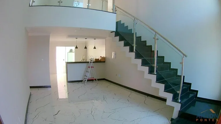 Imagem Casa Duplex com 4 Suítes à Venda na Praia do Morro, Guarapari-ES