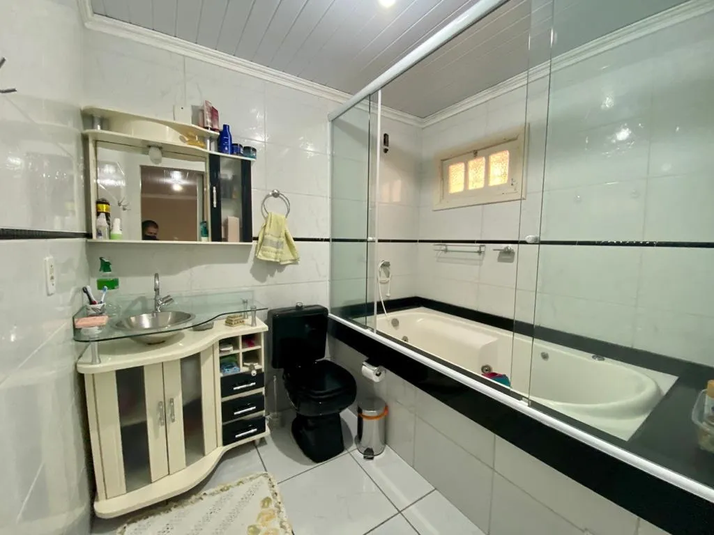 Imagem Casa 3 Dormitórios - Bairro Guara