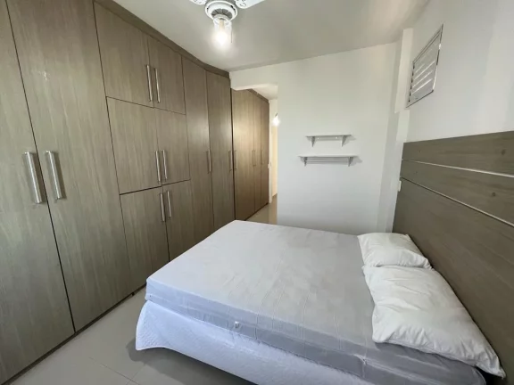 Imagem Apartamento 2 quartos sendo 01 suite 01 Sala dois Ambientes c/ Varanda frente Ampla cozinha com area de serviço , Elevador, Portaria 24hs, 01 vaga de