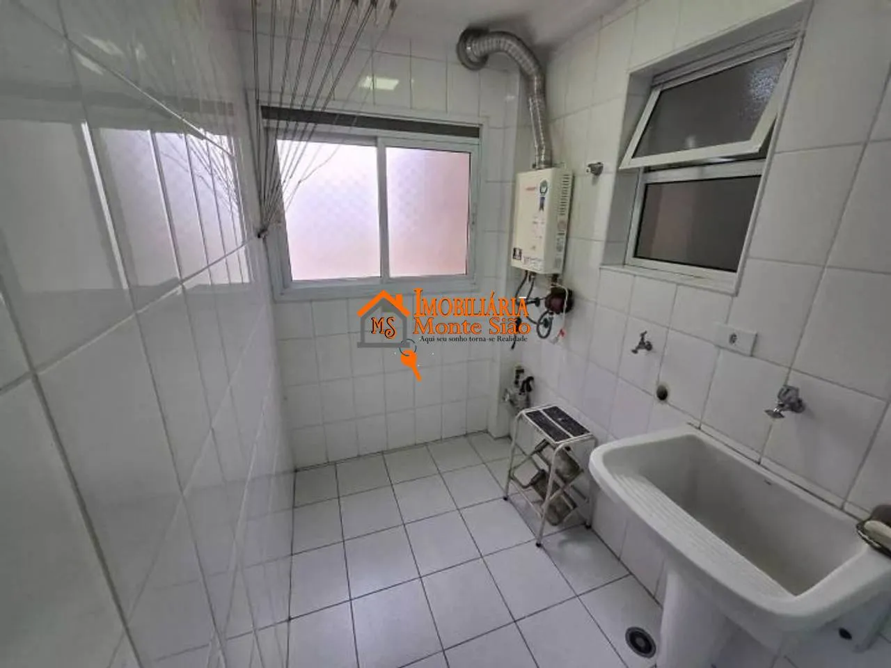 Imagem Apartamento com 3 dormitórios para alugar, 94 m² por R$ 5.261,93/mês - Vila Lanzara - Guarulhos/SP