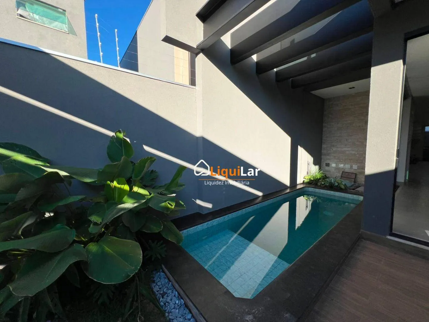 Imagem Sobrado Novo no Carandá Bosque com 3 Suítes, Piscina com Hidromassagem e Espaço Gourmet