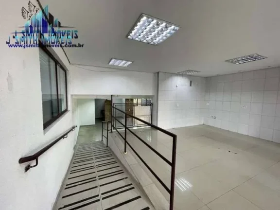 Imagem Loja muito ampla, com 3 pavimentos e vários cômodos e acessos independentes!
Com 320,00 m², andar...