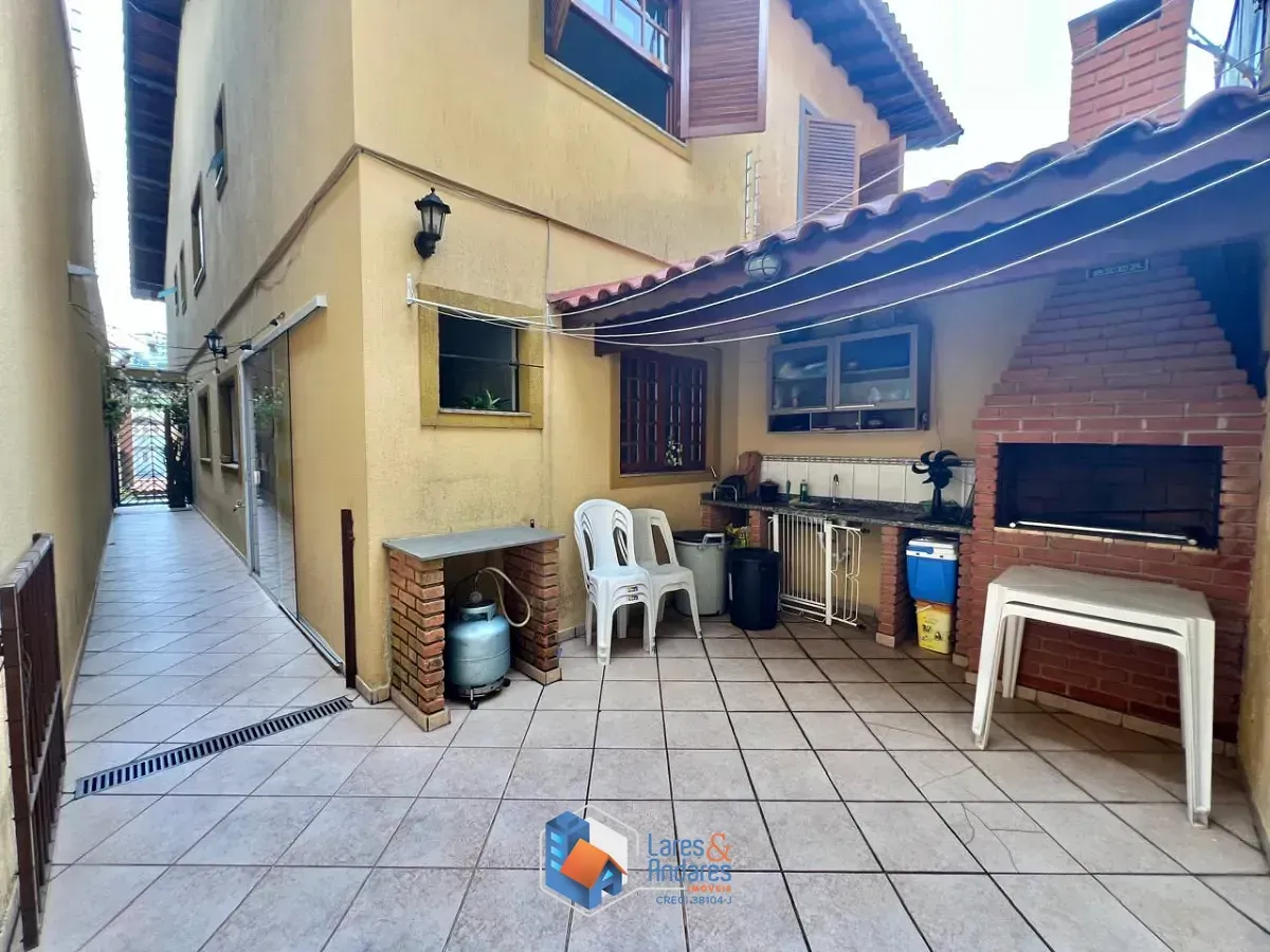 Imagem Sobrado para venda em Vila Guedes com 3 quartos, sendo 1 suíte, 164m²