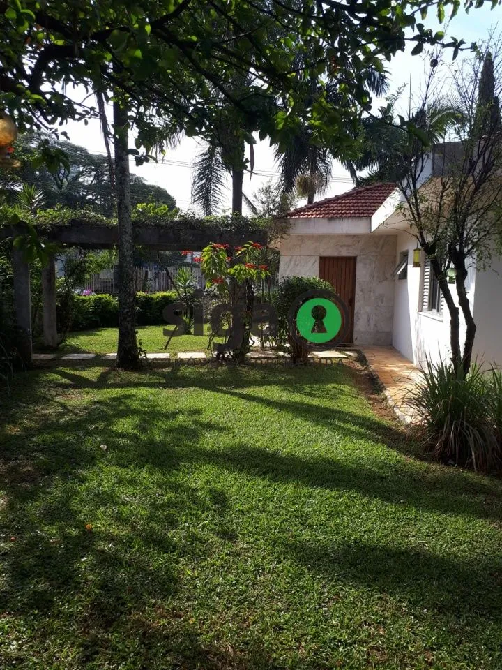 Imagem Casa para Locação ou Venda no Alto de Pinheiros com 400m², 4 suites , jardim, 4 vagas, sem mobilia