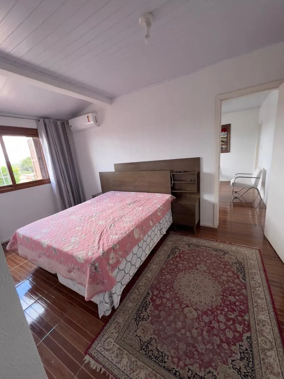 Imagem Ampla casa no Bairro Restinga 4 Dormitórios sendo um suíte