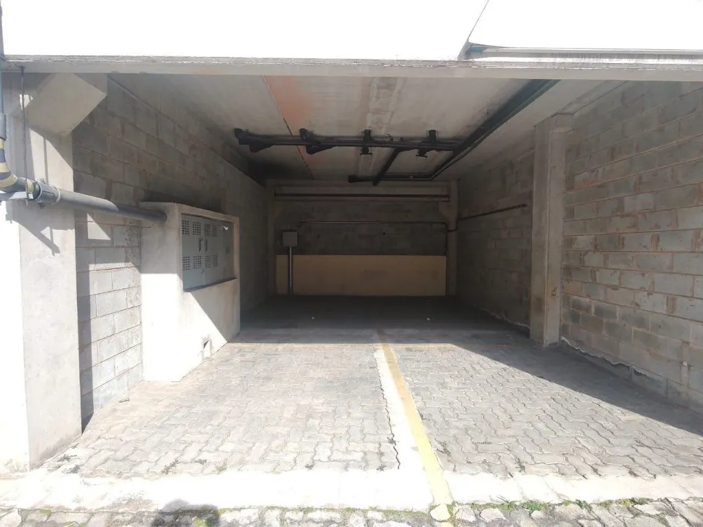 Imagem Galpão Comercial para Locação em Diadema-SP, Bairro Piraporinha: 1.025m², 7 Banheiros - Oportunidade Imperdível!
