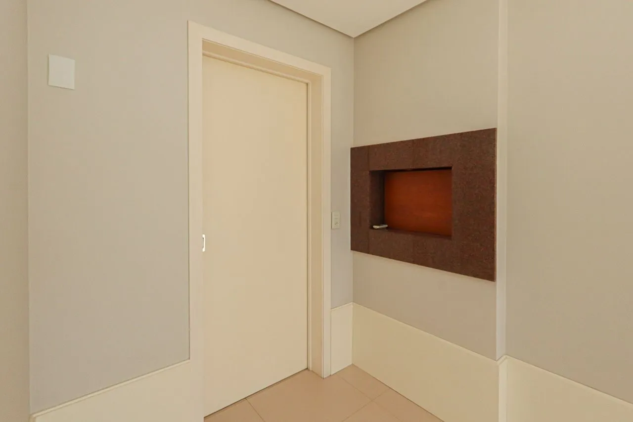 Imagem Apartamento de 3 quartos, 3 suítes, com 02 garagens individuais no Bairro Petrópolis, próximo a Encol.