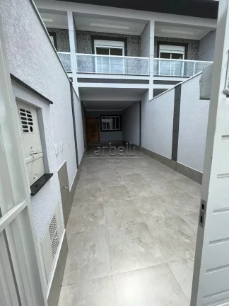 Imagem Sobrado com 165 metros quadrados, com 3 dormitórios sendo 1 suíte com varanda, 3 banheiros, 1 lava...