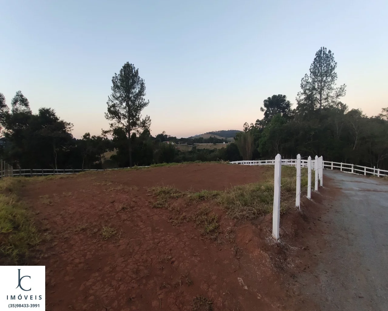 Foto do imóvel Lindas chácaras à venda , próximo a São Lourenço MG, acesso pela rodovia, a poucos metros do asfalto.