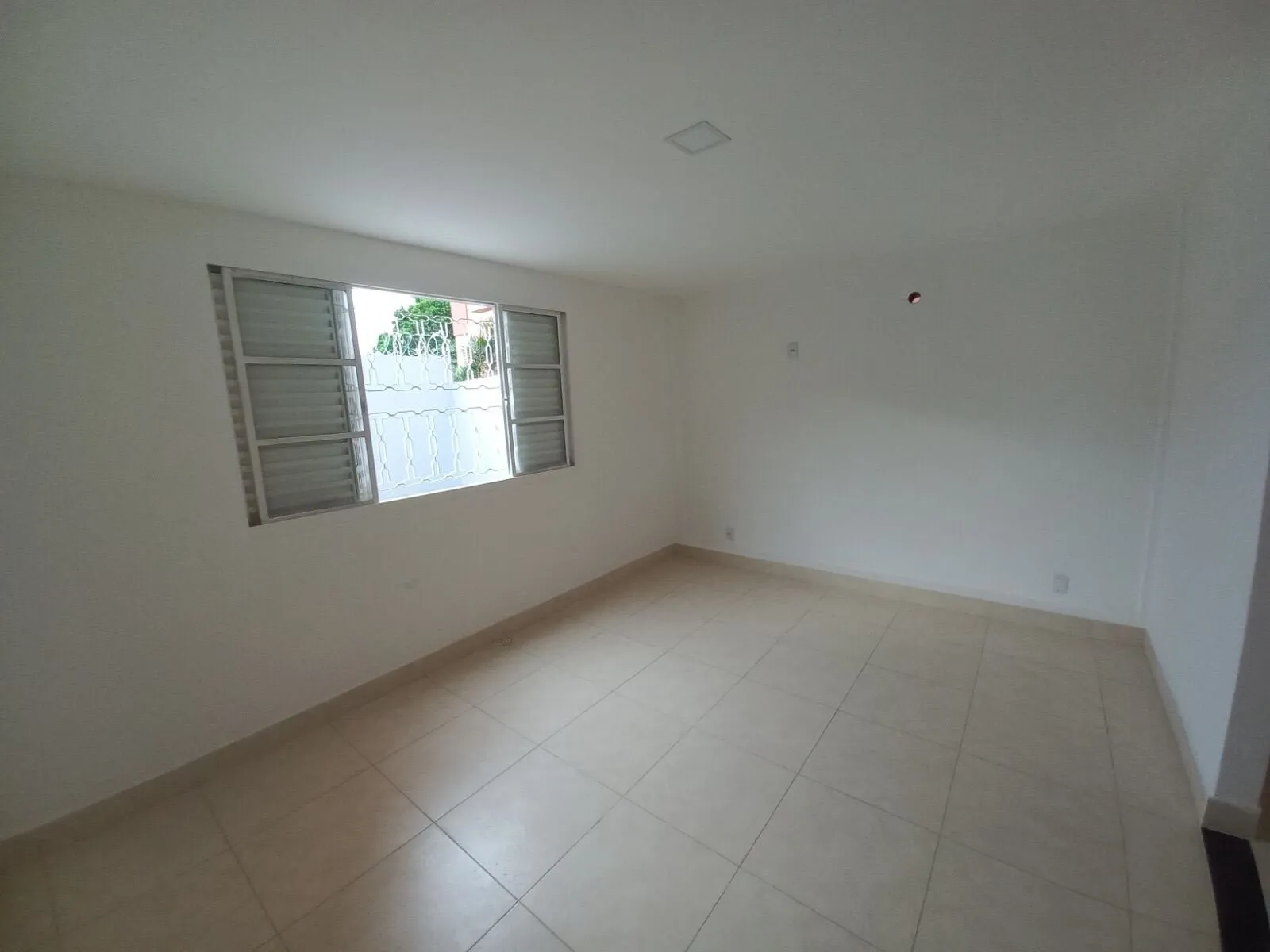 Imagem Sobrado 3 andares e Sala Comercial Anexo Bairro Jardim Guanabara