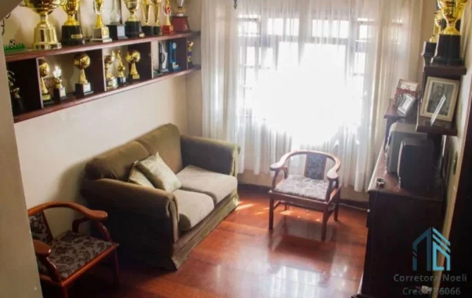 Imagem Sobrado 04 suítes, 04 vagas, em ótima localização no Bom Retiro Curitiba PR