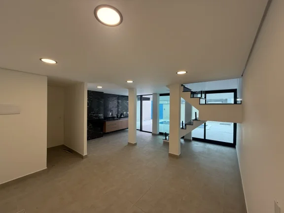 Imagem Casa à Venda com Piscina e Salão de Lazer no Portal dos Ipês - Cajamar/SP
