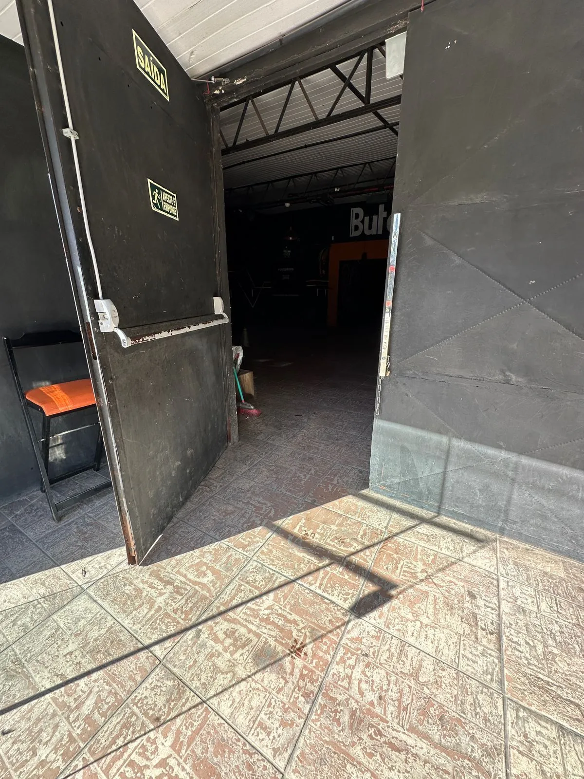 Imagem Loja comercial-bairro Hipica