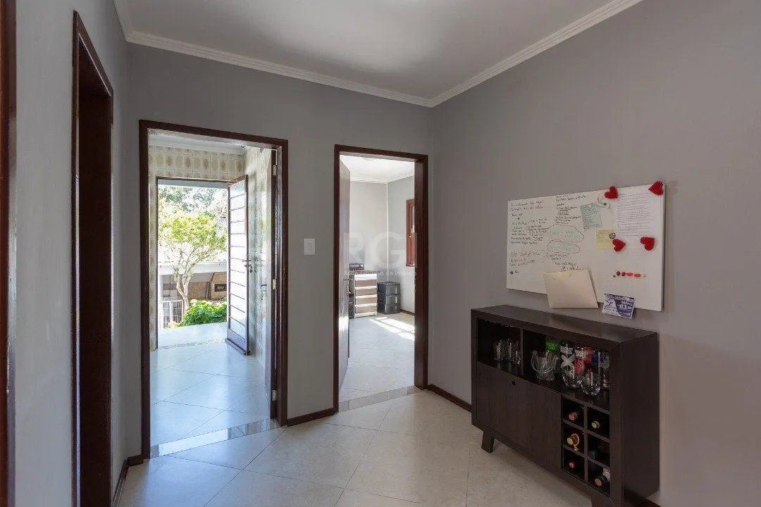 Imagem Casa para Venda - 176m², 4 dormitórios, sendo 1 suíte, 3 vagas - Espirito Santo