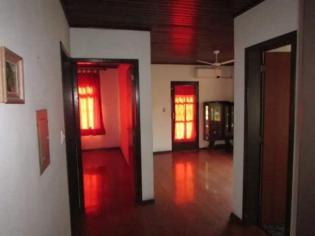 Imagem Casa térrea, com 3 dormitórios, 1 suíte, no bairro Nonoai.
