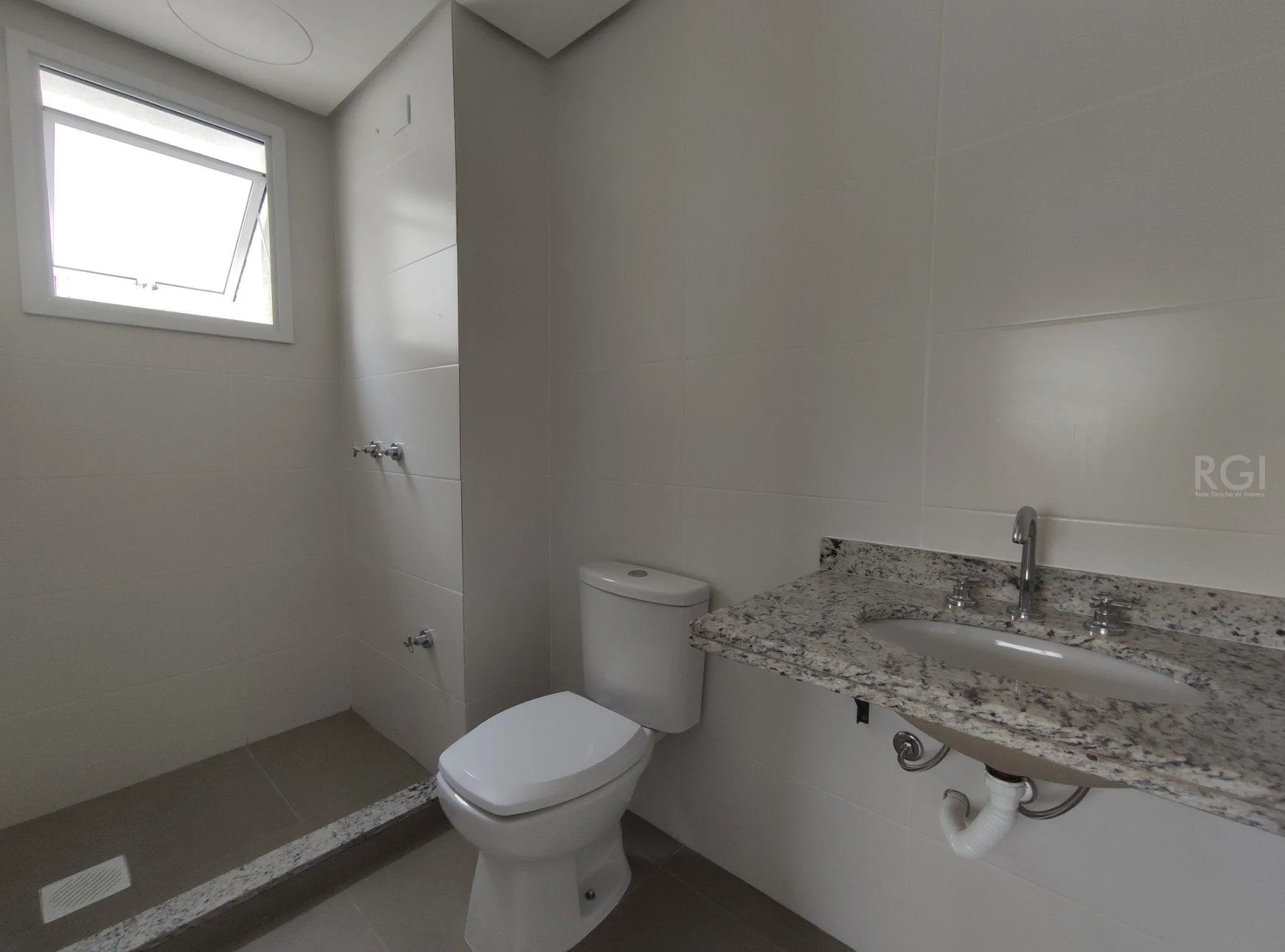 Imagem Duplex para Venda - 83.08m², 2 dormitórios, sendo 2 suites, 2 vagas - Petrópolis