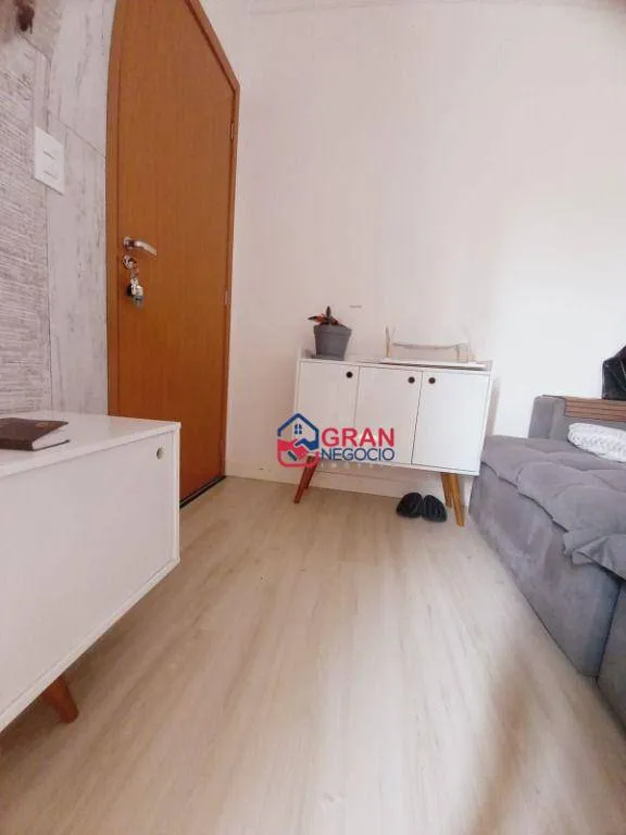Imagem Lindo Apartamento com 2 dormitórios