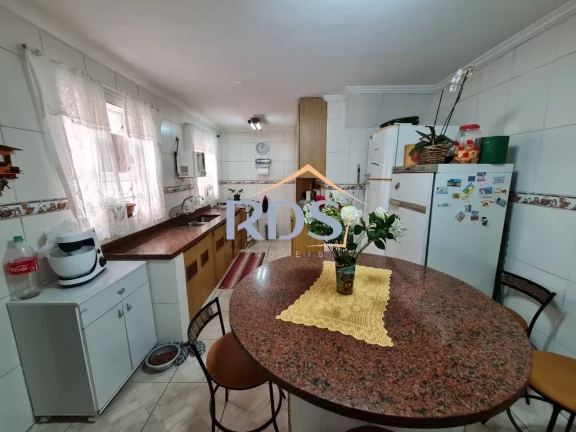 Imagem Oportunidade única, casa com 4 suítes, 5 vagas e piscina.