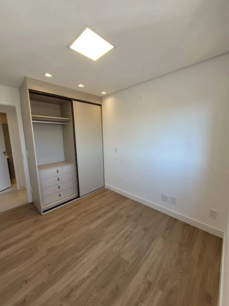 Imagem Apartamento para locação em Barueri-SP, bairro Aldeia: 2 quartos, 1 suíte, 1 sala, 2 banheiros, 1 vaga, 56m². Venha conferir!