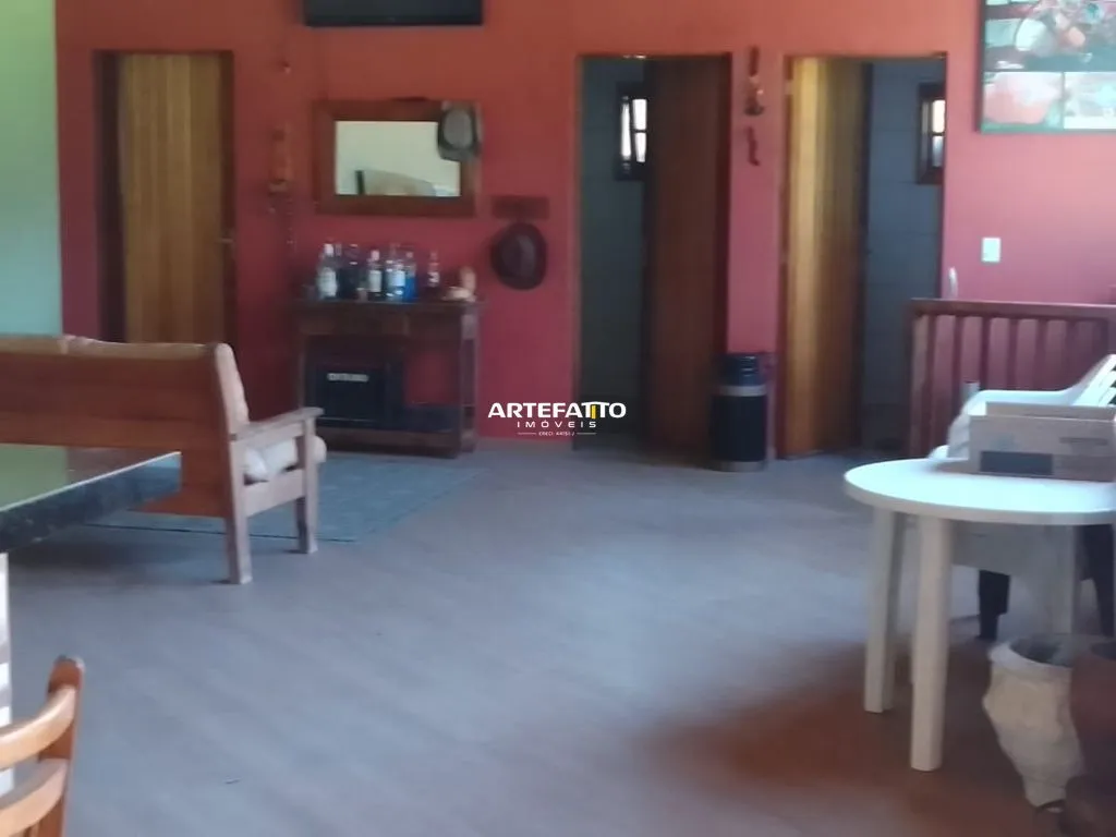 Imagem Sitio com Piscina - Todo Murado