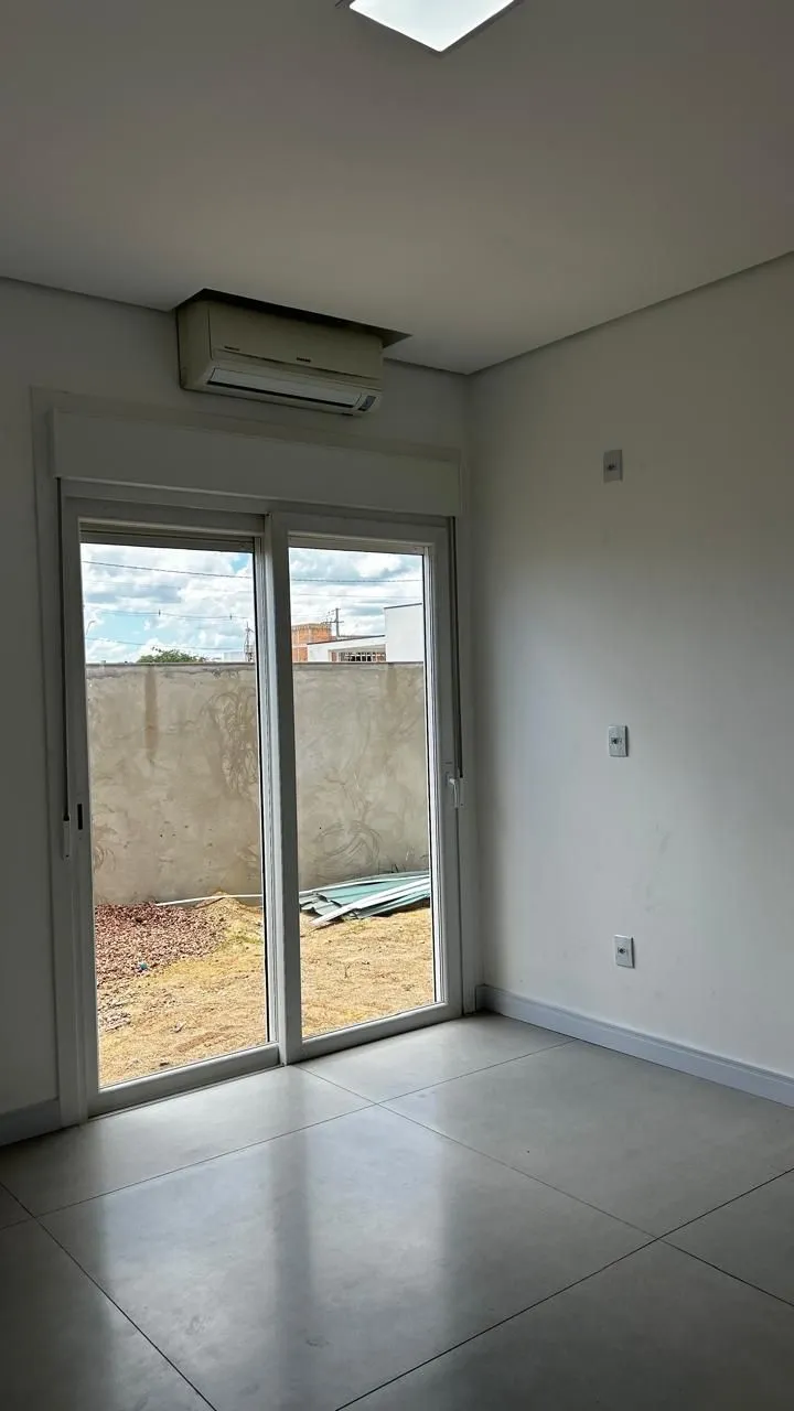 Imagem Casa de Condomínio em Sans Souci