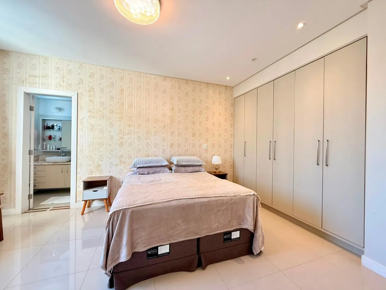 Imagem Apartamento à venda com 145.48m2 por R$ 1.390.000,00