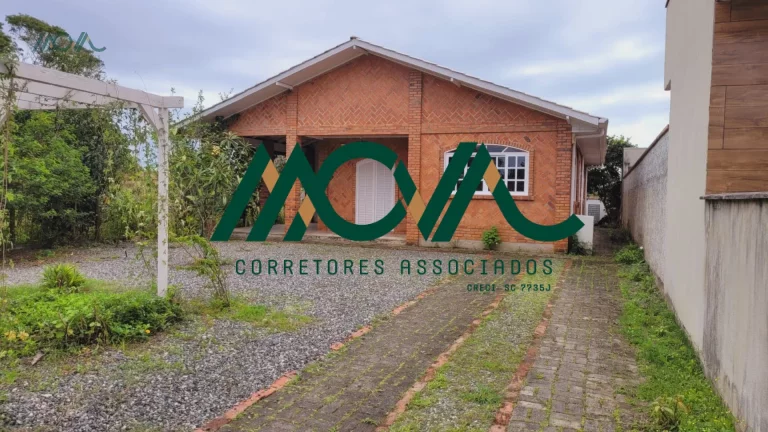 Imagem Casa à Venda em Itapoá - 3 Quartos, 100m da Praia, Oportunidade Imperdível!