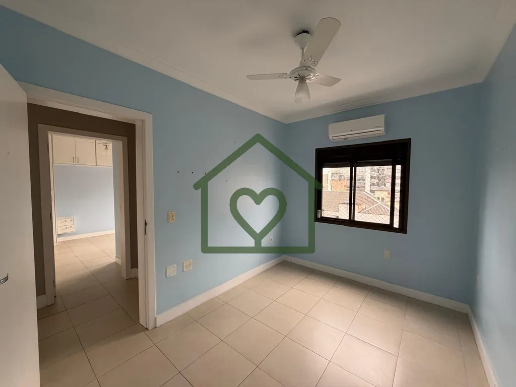 Imagem Vendo excelente apartamento semi mobiliado, poucos metros do Medplex, conta com 89 m² de área úti...