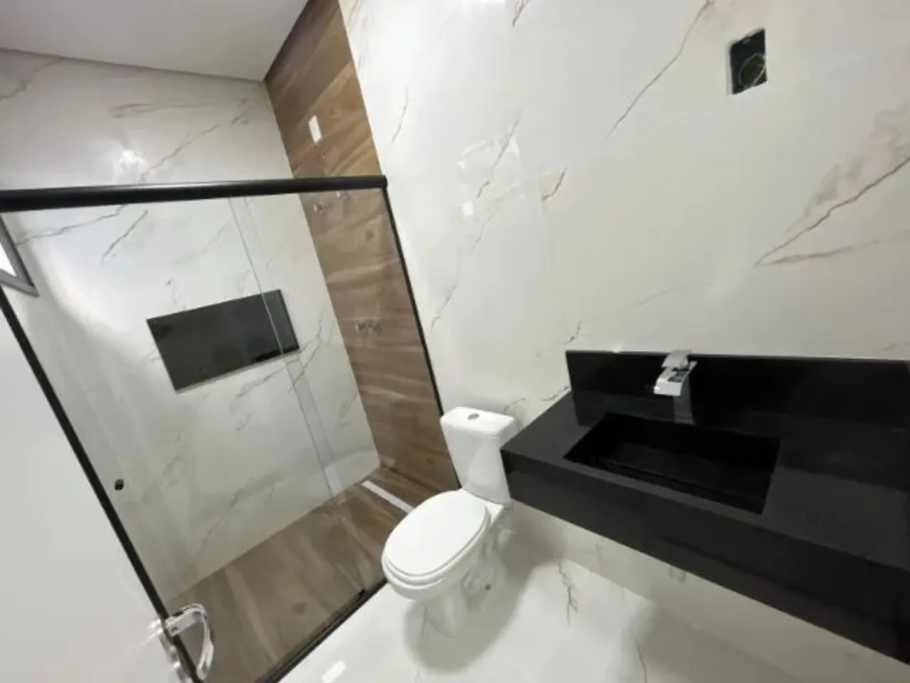 Imagem Casa de alto padrão no Condomínio Residencial Jardim em Sorocaba: 3 quartos, 1 suíte, 2 salas, 2 banheiros, 2 vagas de garagem, 118,23m².