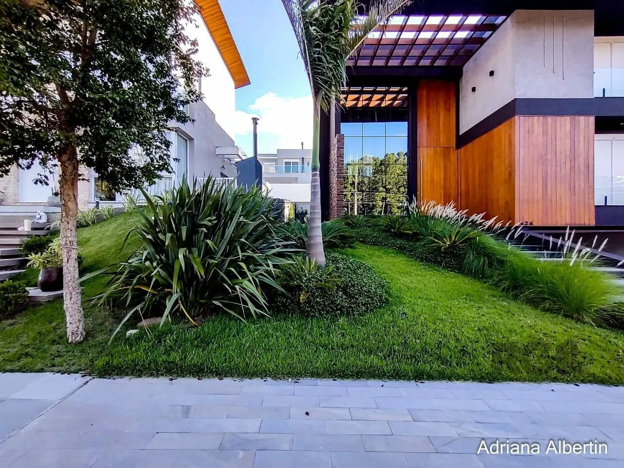 Imagem Casa Condominio para Venda - 266.44m², 4 dormitórios, sendo 4 suites, 2 vagas - Alphaville