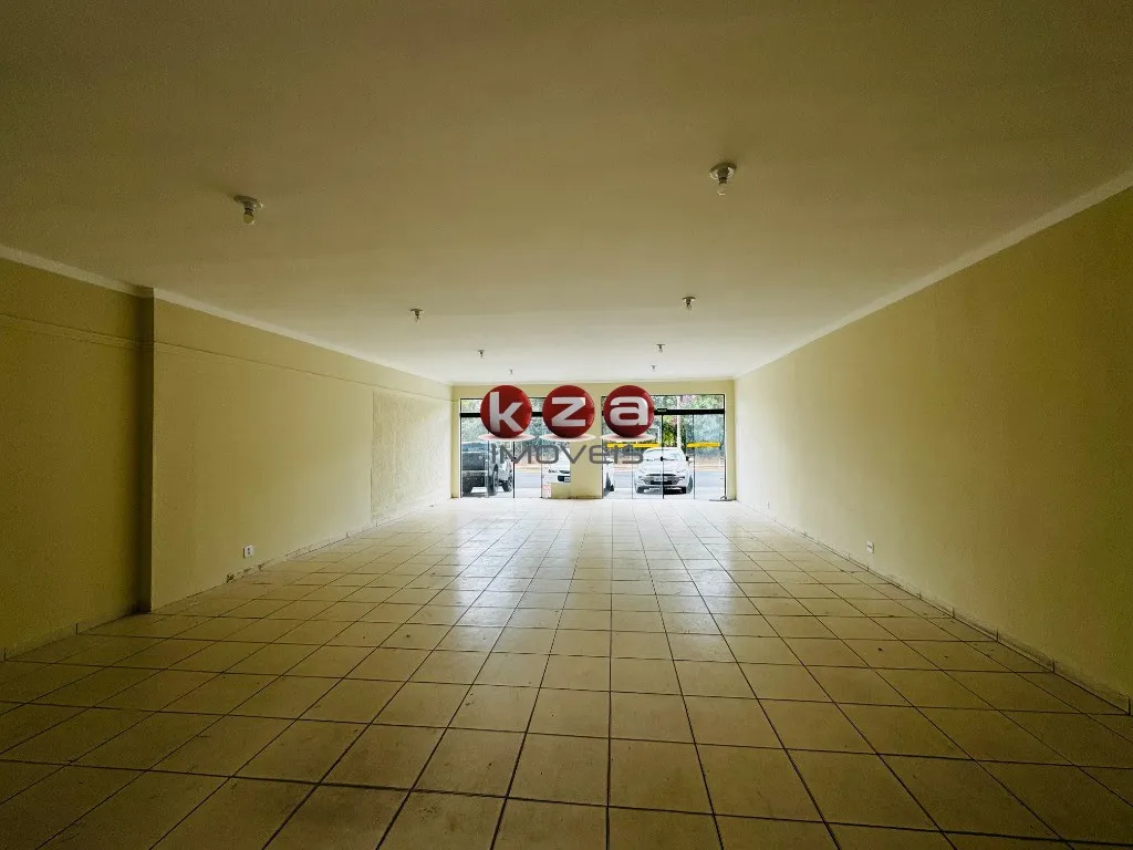 Imagem Salão Comercial à Venda em Valinhos-SP, na Vila Faustina II: 3 Salas, 6 Banheiros, 6 Vagas e 511m² de Área