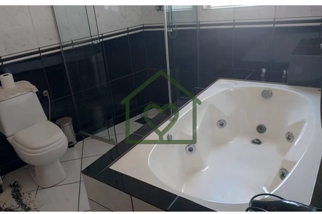 Imagem Esta residência única oferece 231 m² de área construída, combinando conforto, praticidade e cha...