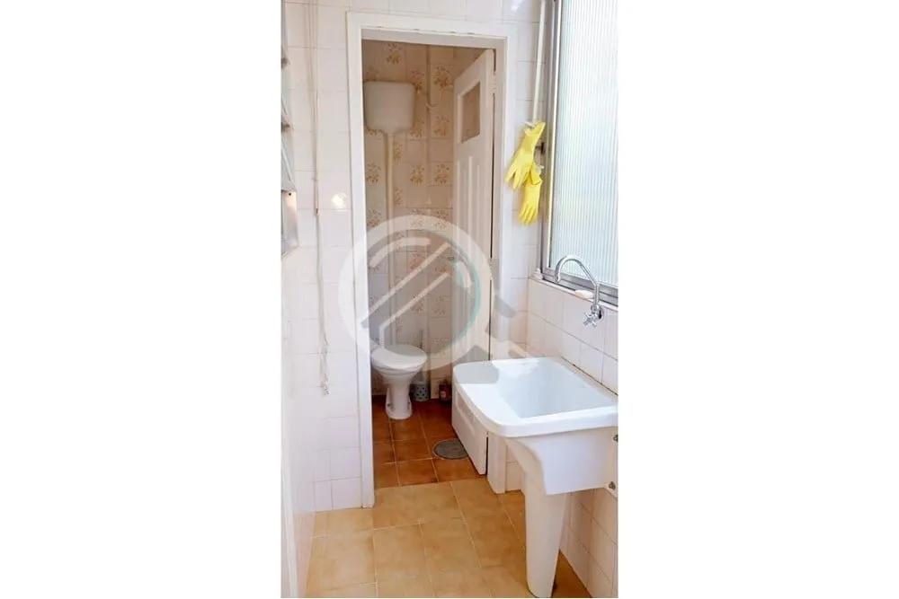 Imagem Amplo apartamento de 90m² de área, lateral, silencioso, possuindo 2 dormitórios, living / sala pa...