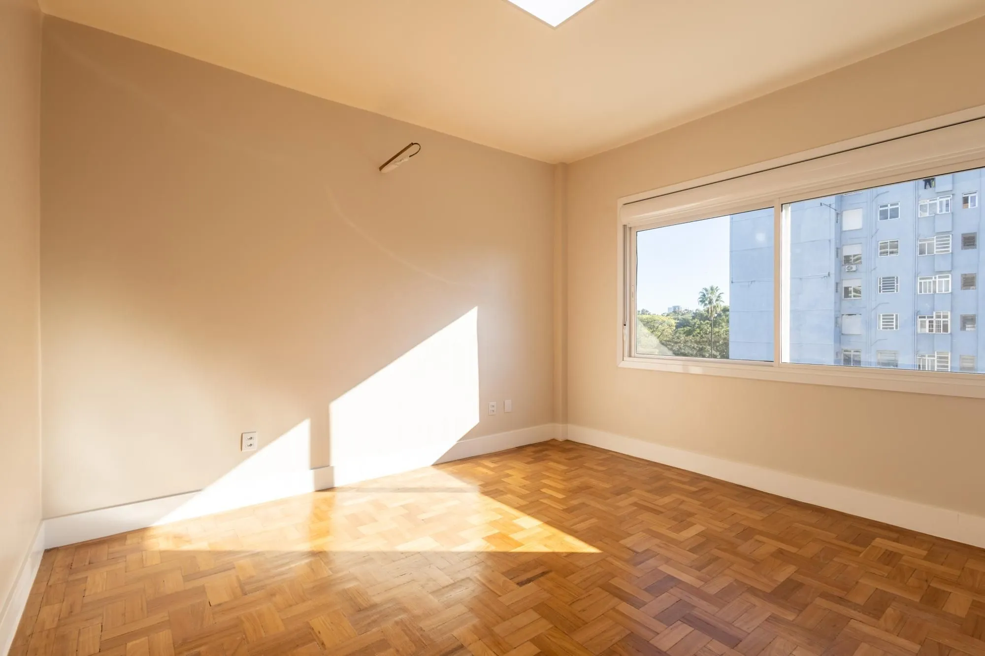 Imagem Apartamento totalmente reformado de 140m2 com vaga no Bom Fim
