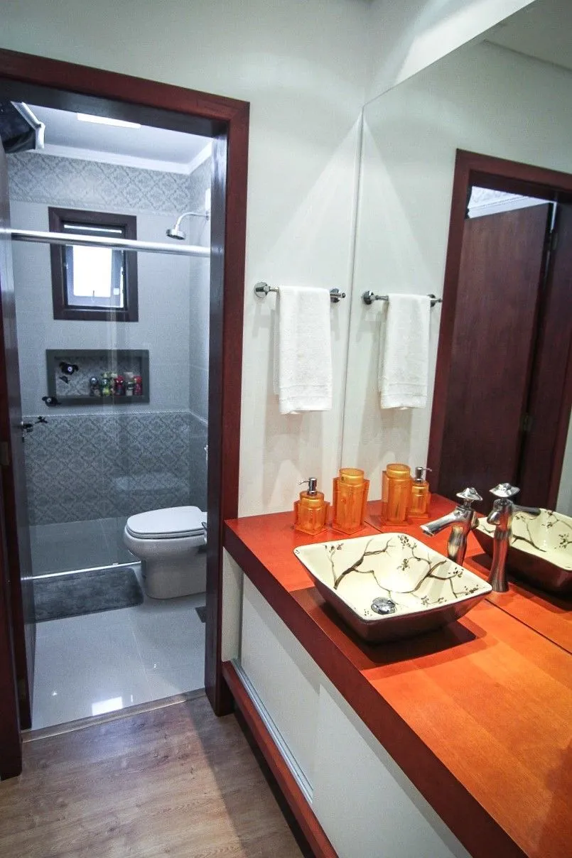Imagem Casa Alto Padrão localizada a 5 quilômetros do centro de Canela, em meio a natureza com 16,600² em localização privilegiada e valorizada..