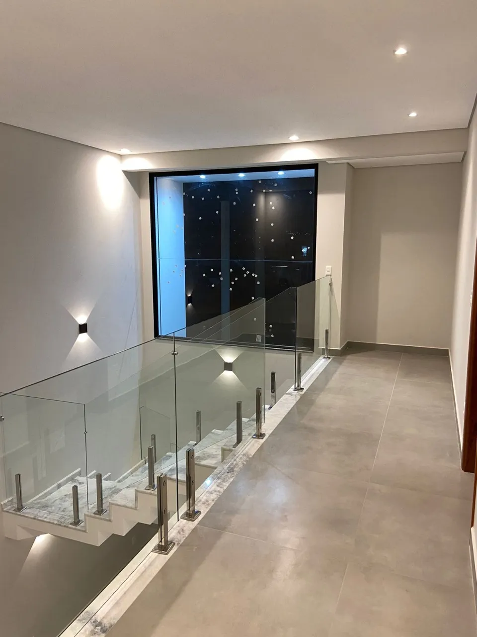 Imagem Casa de alto padrão no Parque Ibiti Reserva em Sorocaba-SP: 3 quartos, 3 suítes, 3 salas, 5 banheiros e 4 vagas.